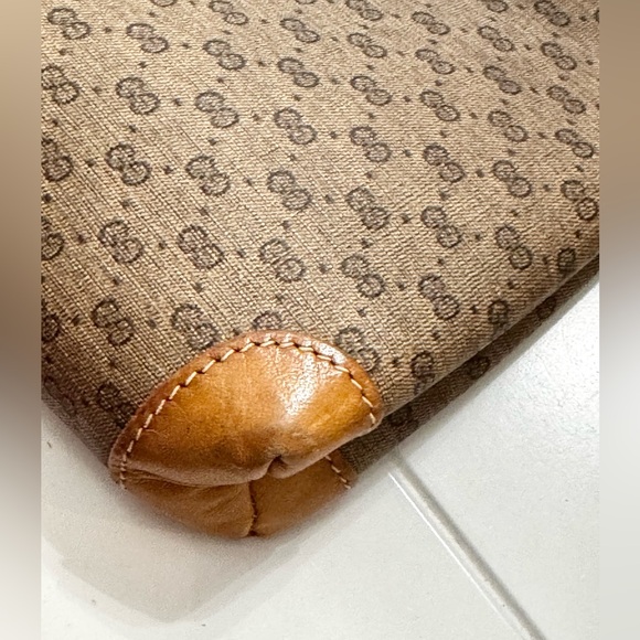 Vintage Gucci Clutch - Picture 7 of 10
